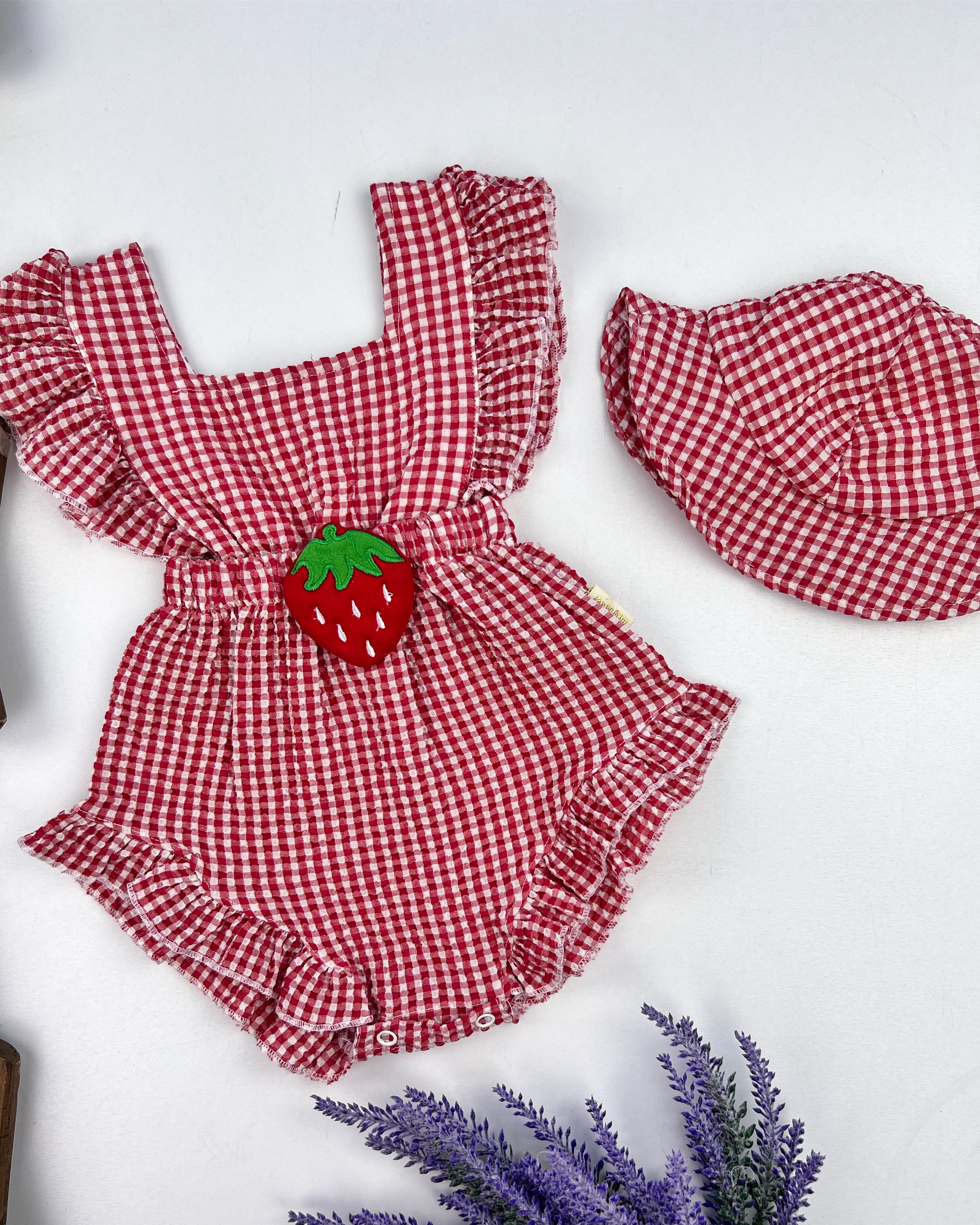 bebek takım 3-12 ay pötükareli çilek detaylı kırmızı şapka hediyeli