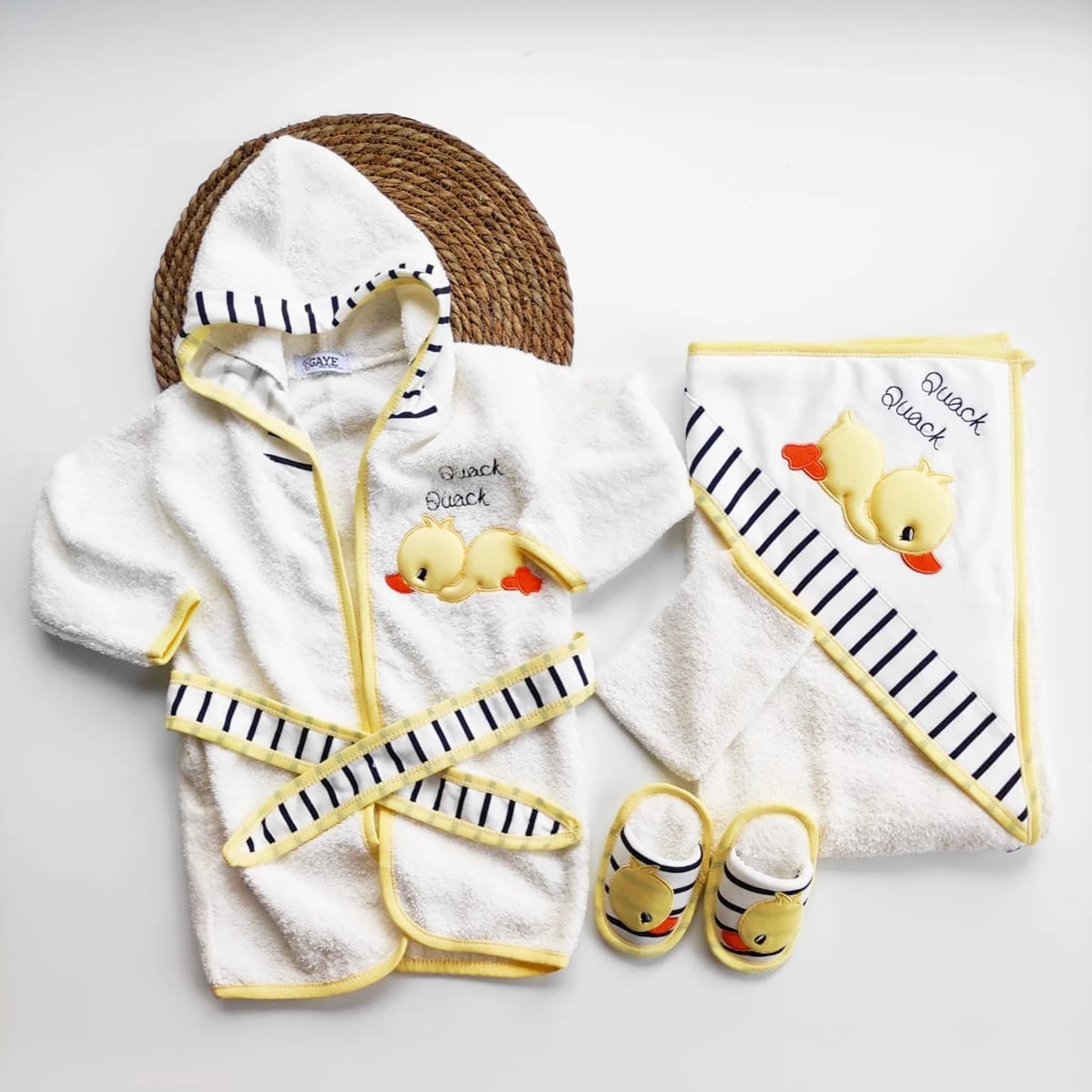 bebek bornoz set minik ördek nakışlı 