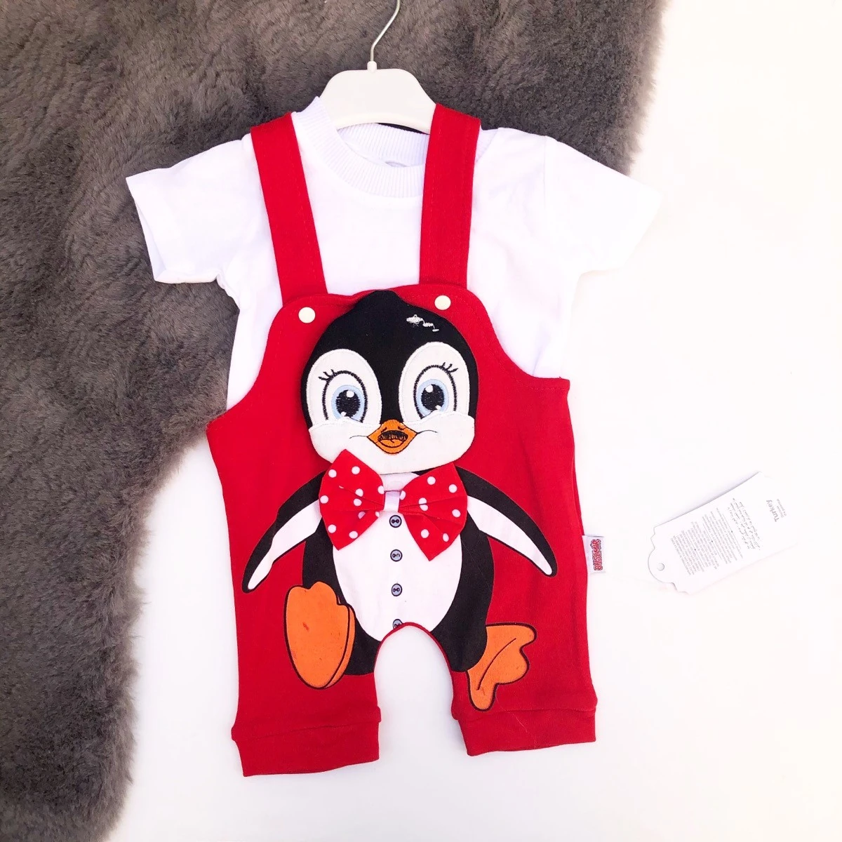 bebek salopet 3d penguen detaylı şortlu kırmızı 