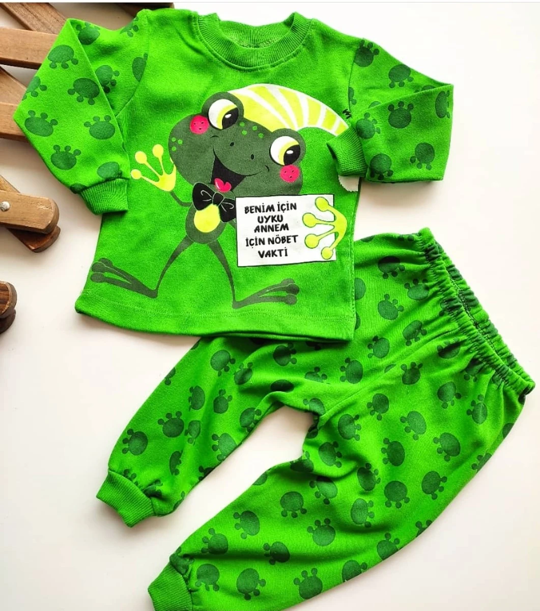 bebek takım kurbağa yazı baskılı pijama yeşil 